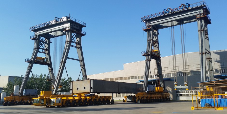 Riyadh Metro straddle carrier